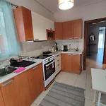 George's Family House Apartment