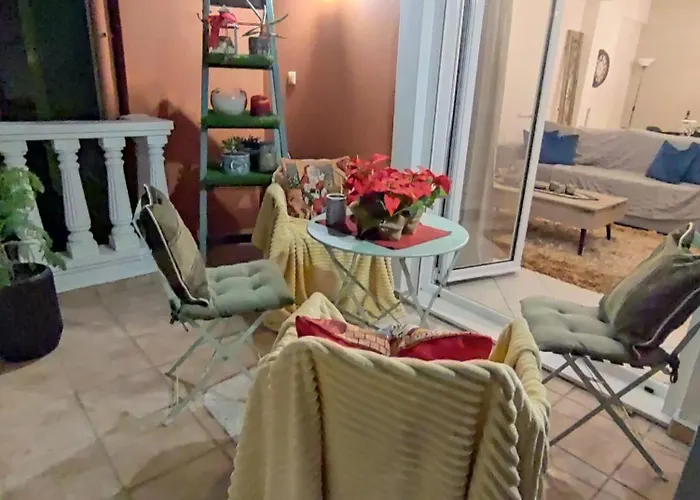 Apartamento George's Family House Larissa