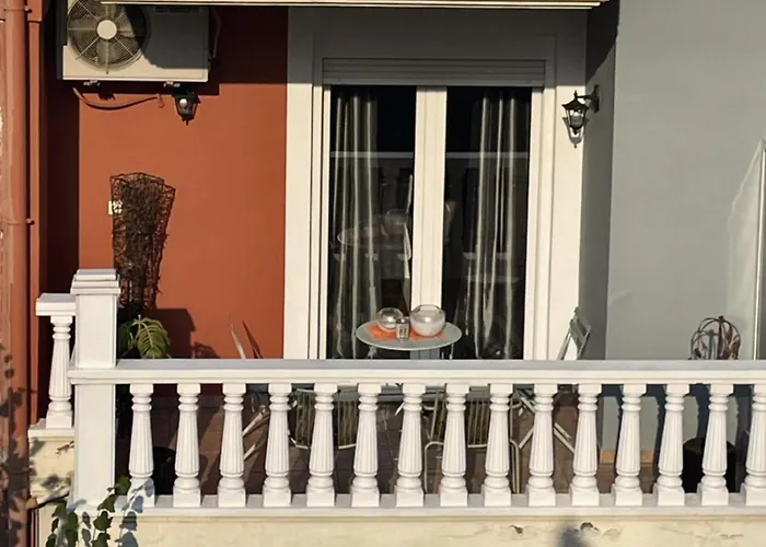 George's Family House Larissa